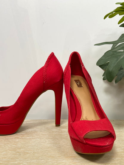 STRADIVARIUS.Tacones rojos plataforma T.38 (Tara)