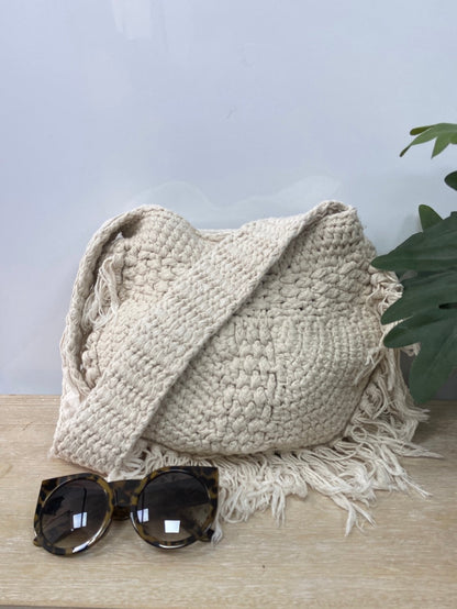 SHEIN. Beige braided crochet bag