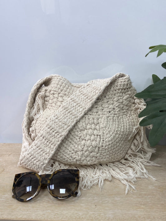 SHEIN. Beige braided crochet bag