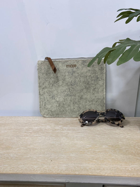 MAJE. Bolso mano fieltro