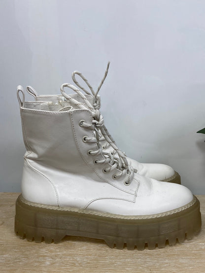 BERSHKA.Botas altas plataforma cordones T.38 (Tara)
