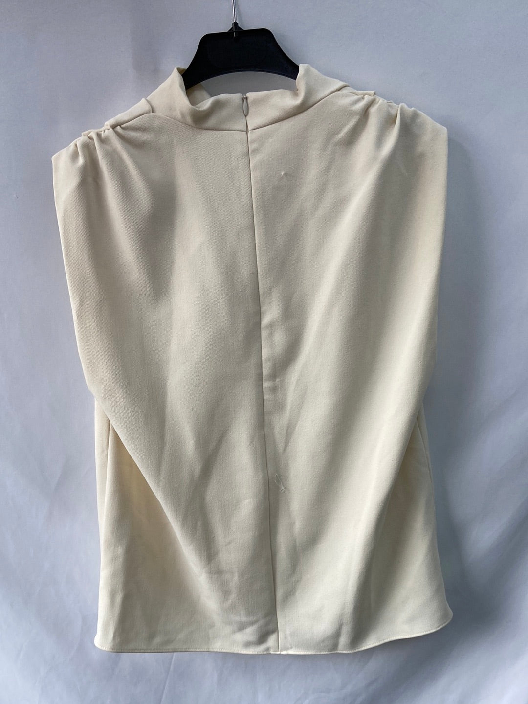 ZARA.Blusa/top beige fruncido cuello tortuga T.S
