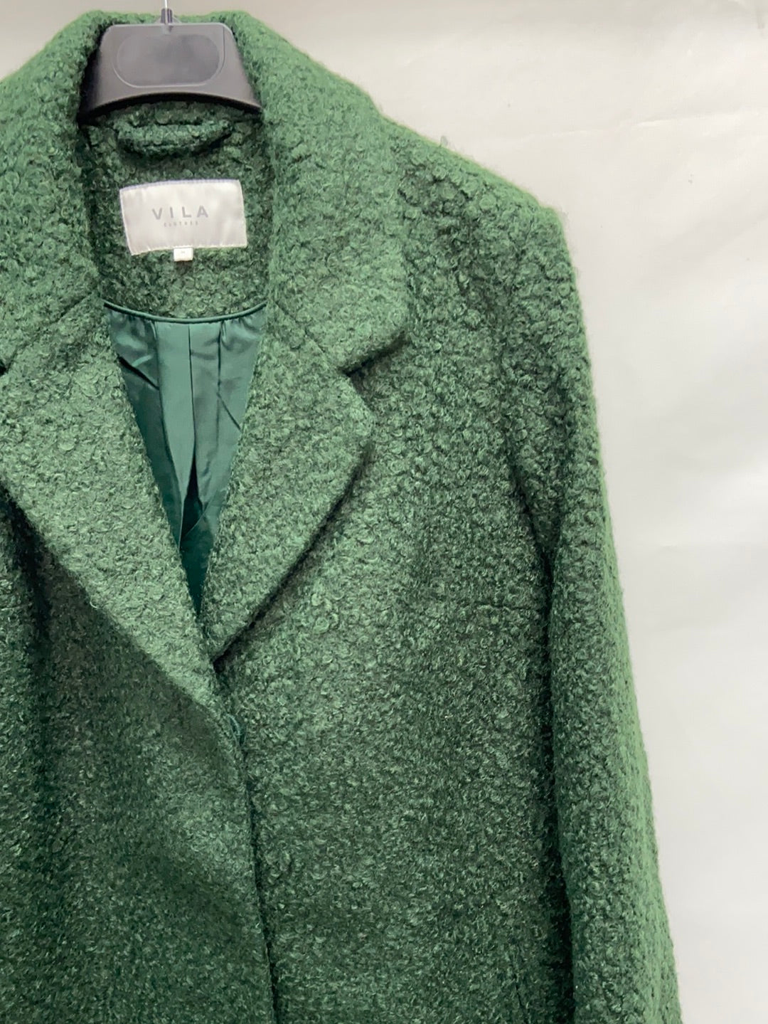 VILA.Abrigo verde borrego T.34