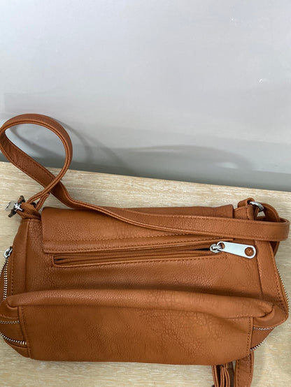 OTRAS.Bolso camel efecto piel