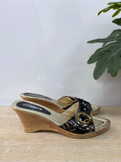 BOSKY. Buckle sandal size 36