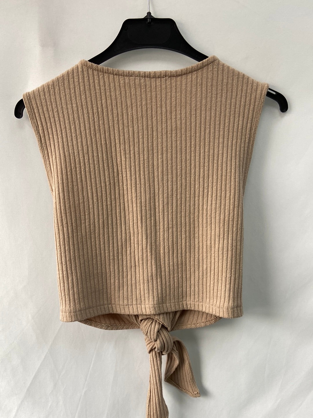 ZARA. Top beige canalé T.s