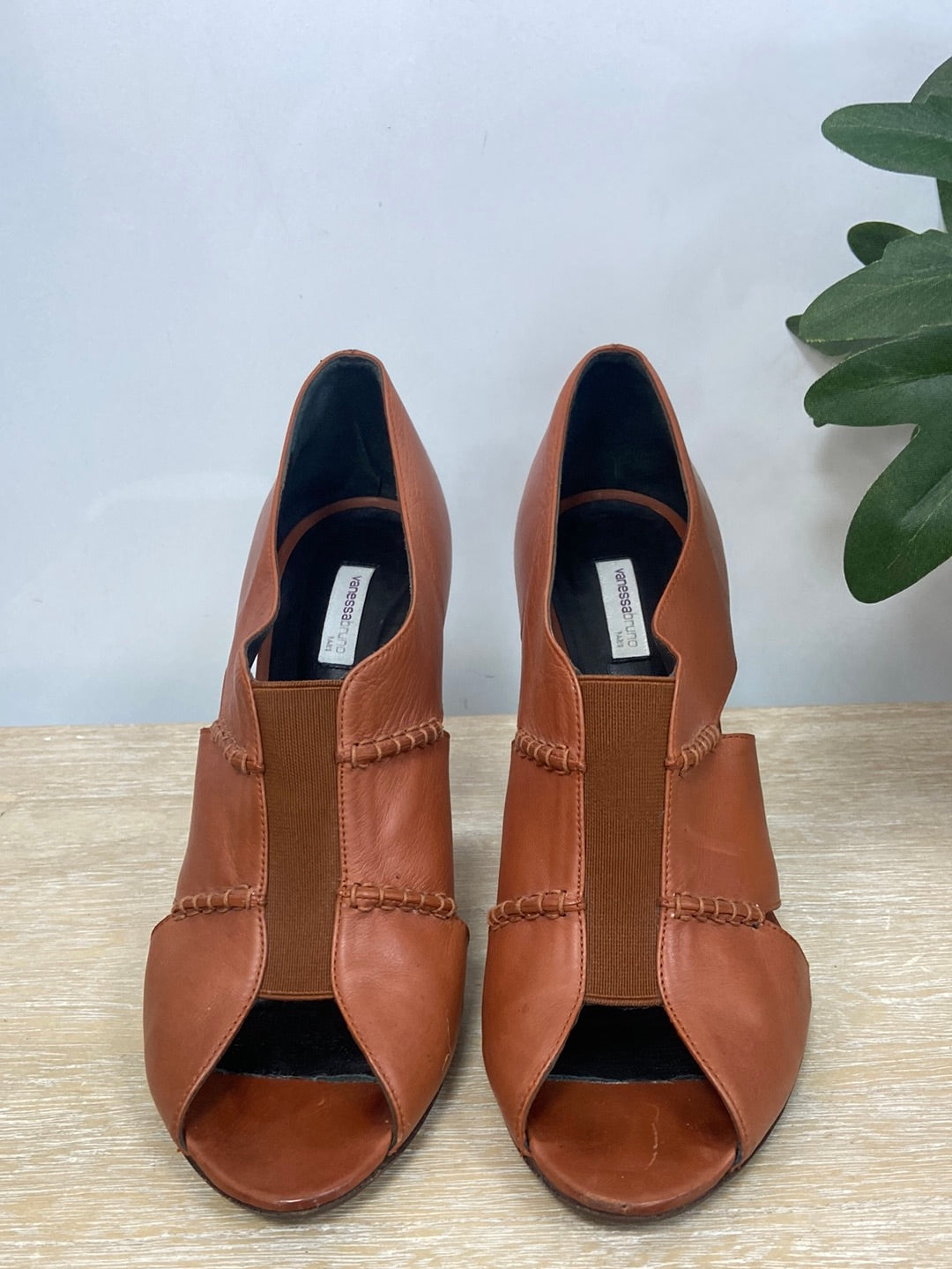 VANESSA BRUNO. Open leather heels size 38