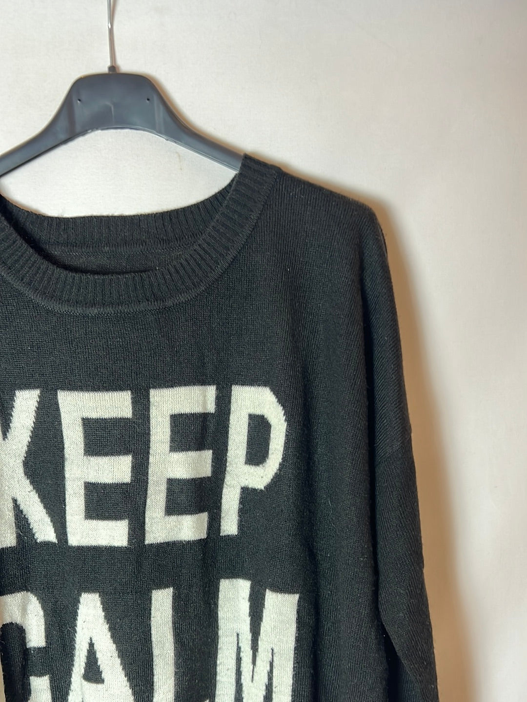 OTRAS. Jersey negro letras. T S/M