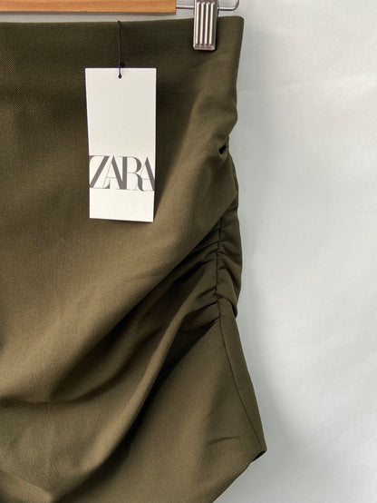 ZARA. Green gathered mini skirt Ts