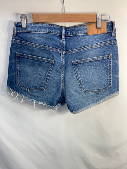 H&amp;M. Basic Shorts S.38