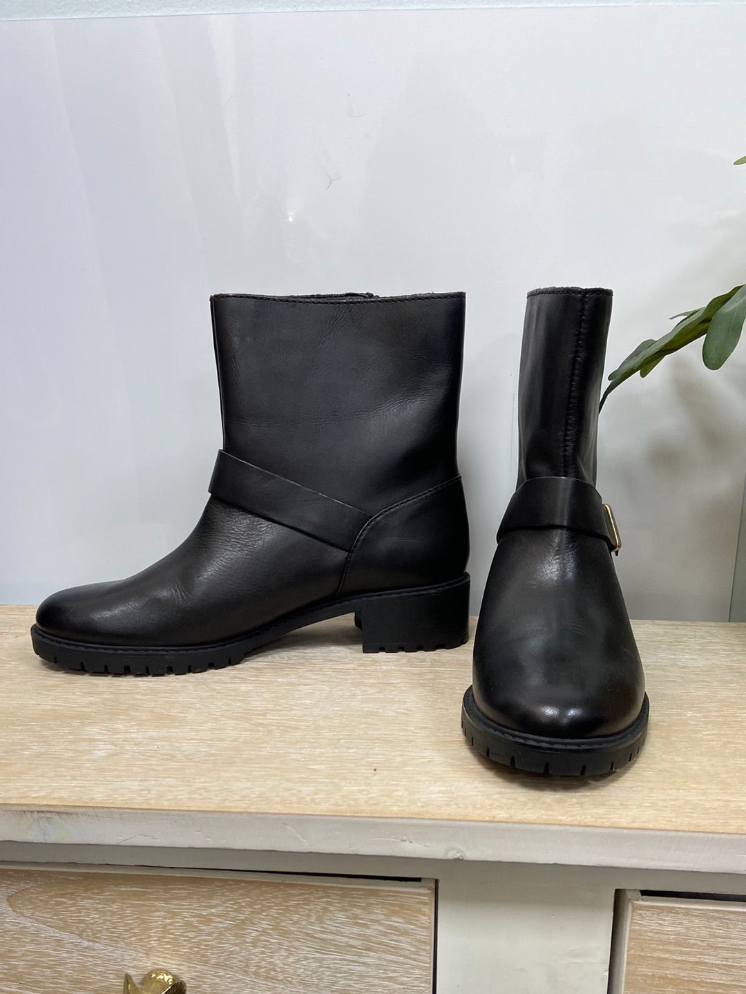 ZARA.Botas negras T.39