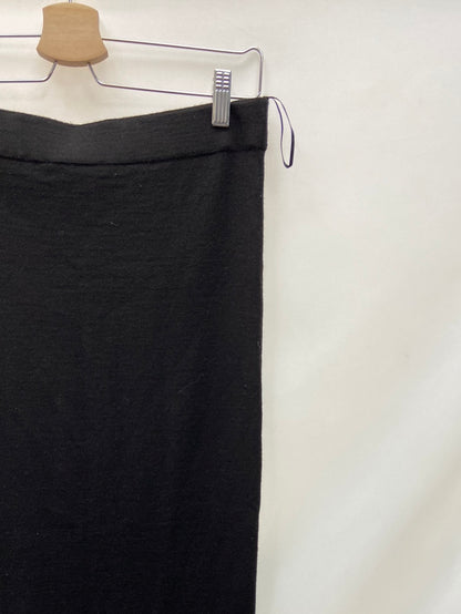 ZARA.Falda punto midi negra tubo t.L
