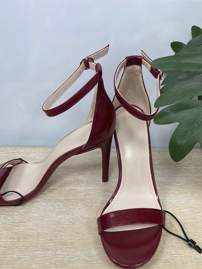 ZARA.Sandalias de tacón de piel T.39