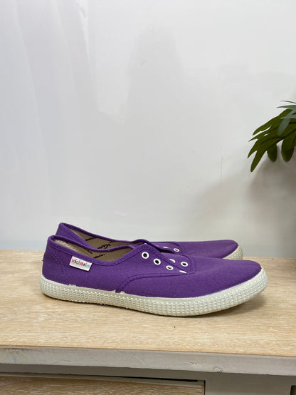 VICTORIA. Purple canvas sneakers size 38