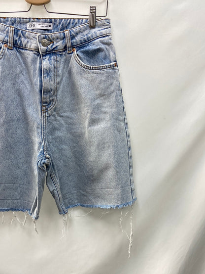 ZARA.Bermudas vaqueras T.40