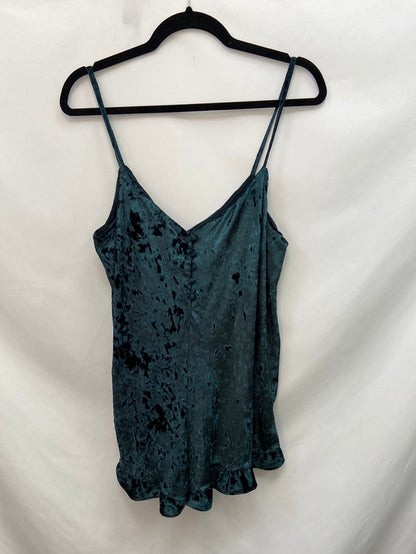 PULL&BEAR. Mono terciopelo verde T.l