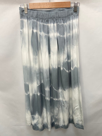 OTRAS.Falda midi tie dye botones T.s