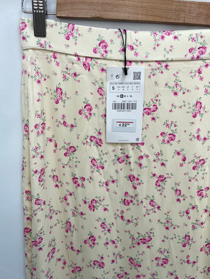 ZARA.Falda midi beige florecitas T.S