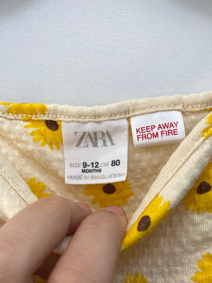 ZARA. Vestido  margaritas T. 9-12 meses