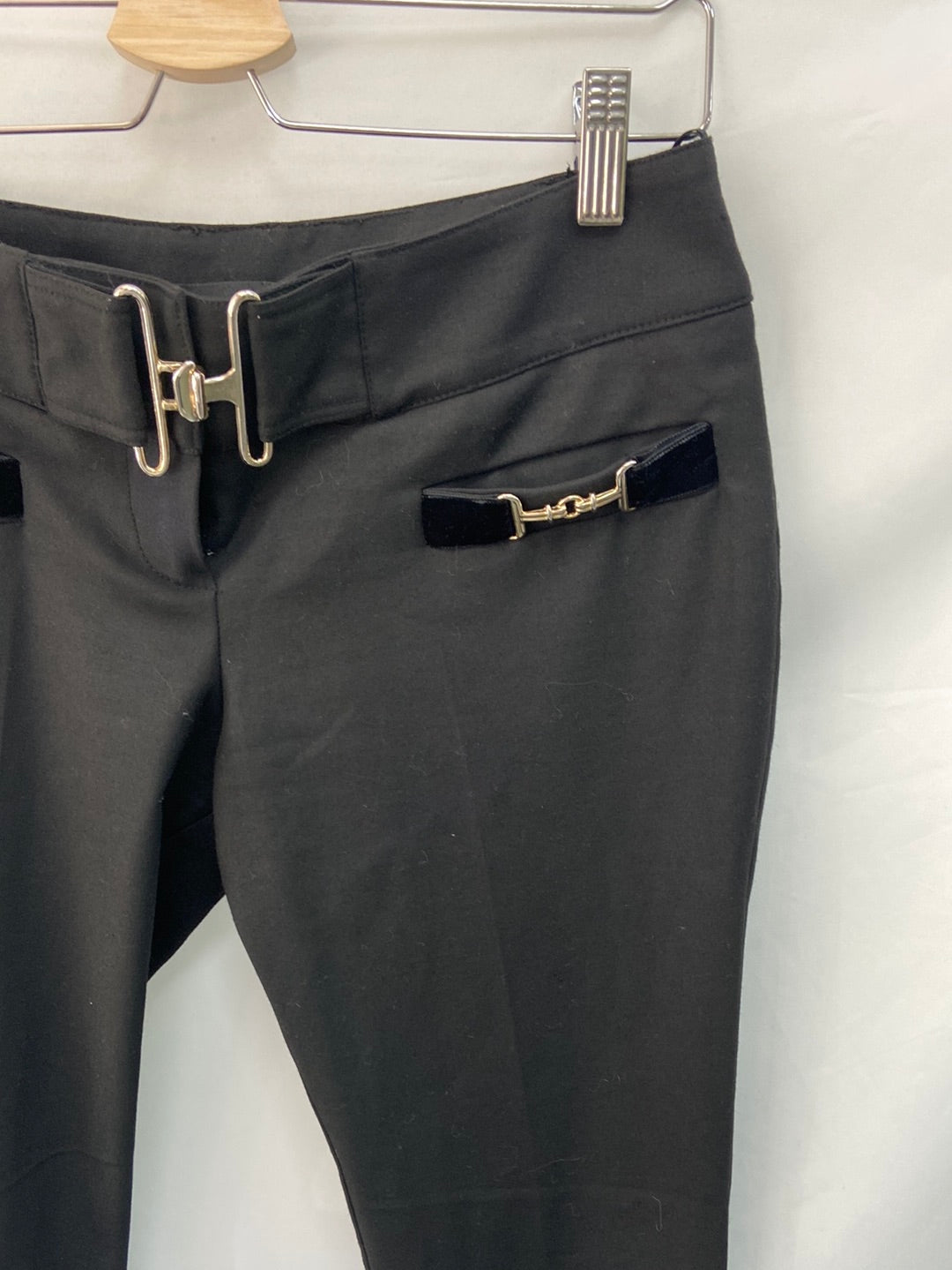 TENAX. Pantalón negro pinzas T.40