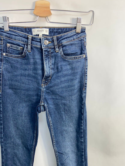 MANGO.Vaqueros pitillo T.34