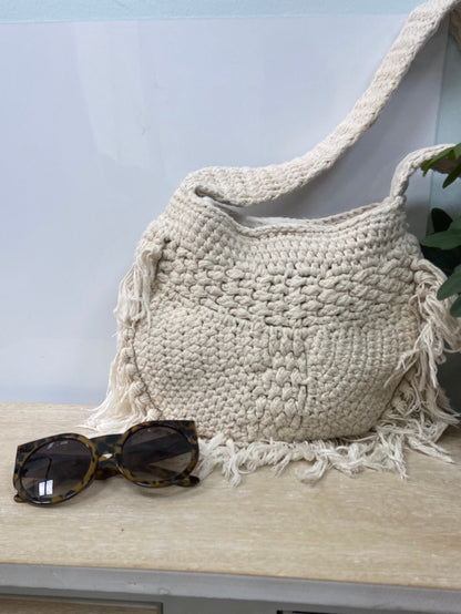SHEIN. Beige braided crochet bag