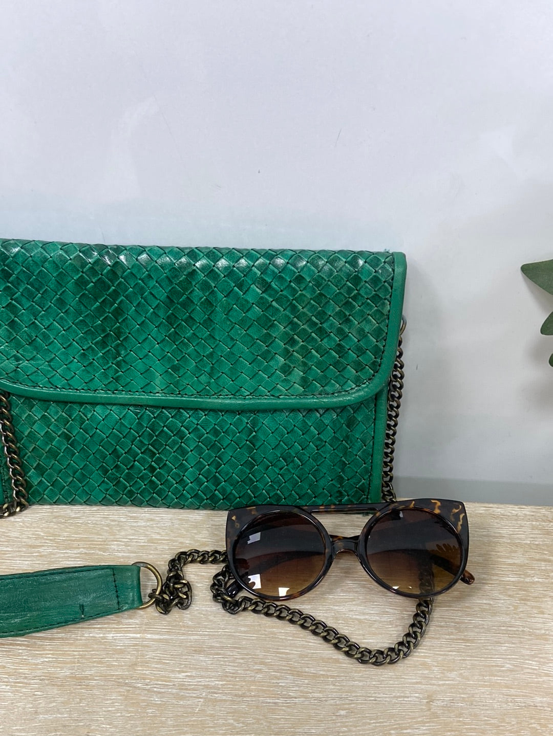 OTRAS.Bolso piel verde