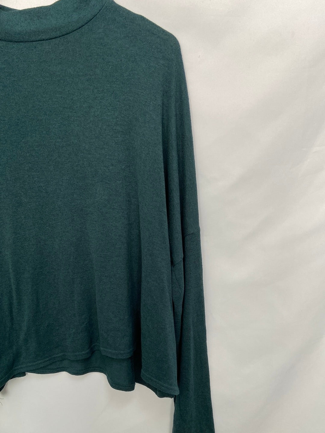 BERSHKA.Jersey verde T.m
