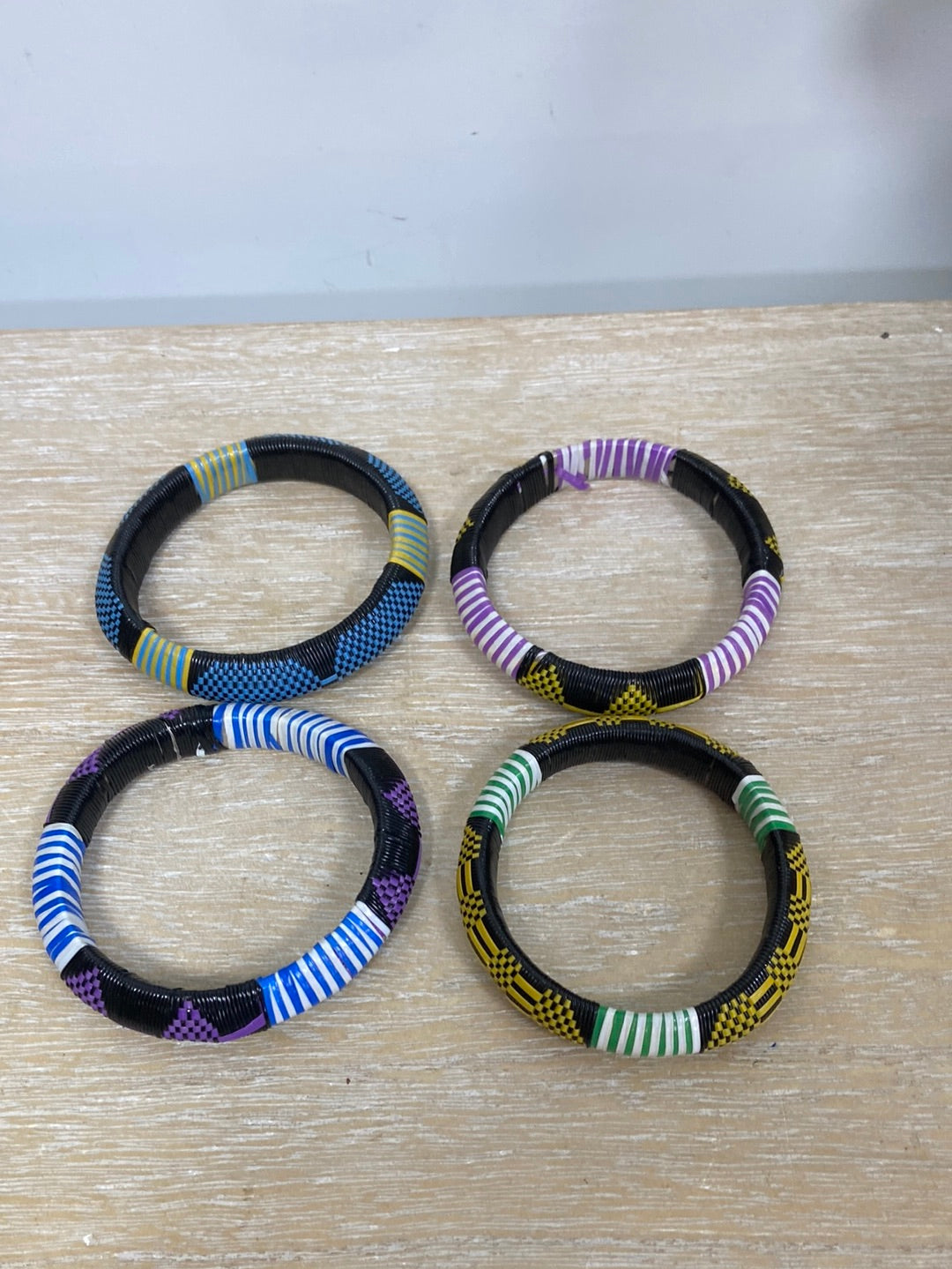OTRAS.Pack de 4 pulseras