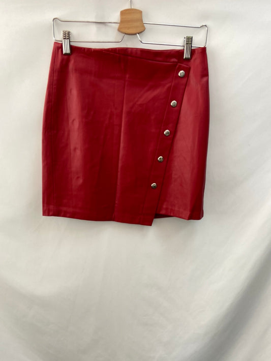 BERSHKA.Red leatherette skirt Tm