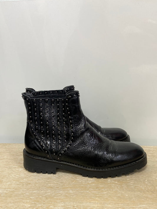 ZARA.Botines negros tachuelas T.39