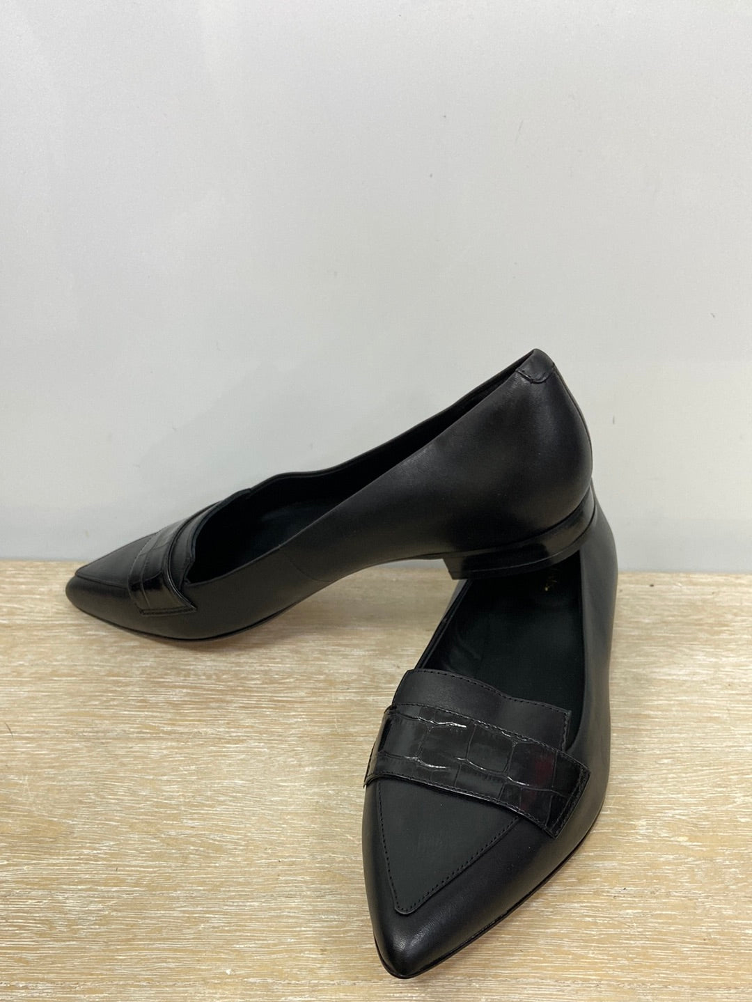 CLARKS.Manoletinas tipo mocasín piel negro T.37.5