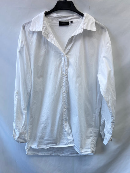 PEPPERCORNS..Oversized white shirt T.XS