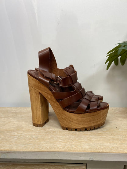 ZARA.Sandalias tiras plataforma T.37