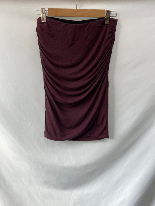 BY TIMO. Fruncida burdeos talla M