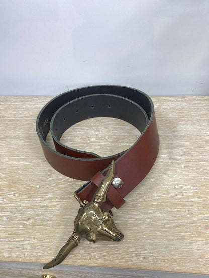 GENUINE LEATHER. Buffalo buckle belt T.80