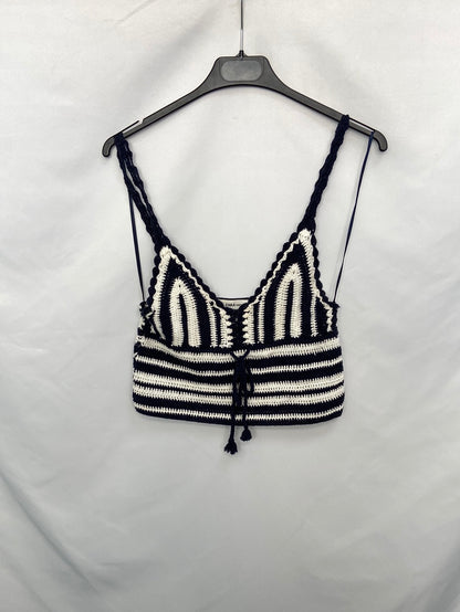 ZARA.Blue and white crochet croptop Ts