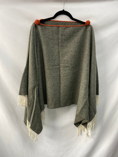 MONTEPICAZA.Poncho maxi gris jaspeado borlas