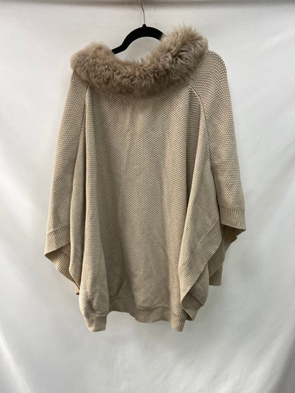UTERQÜE.Poncho beige pelito Tu