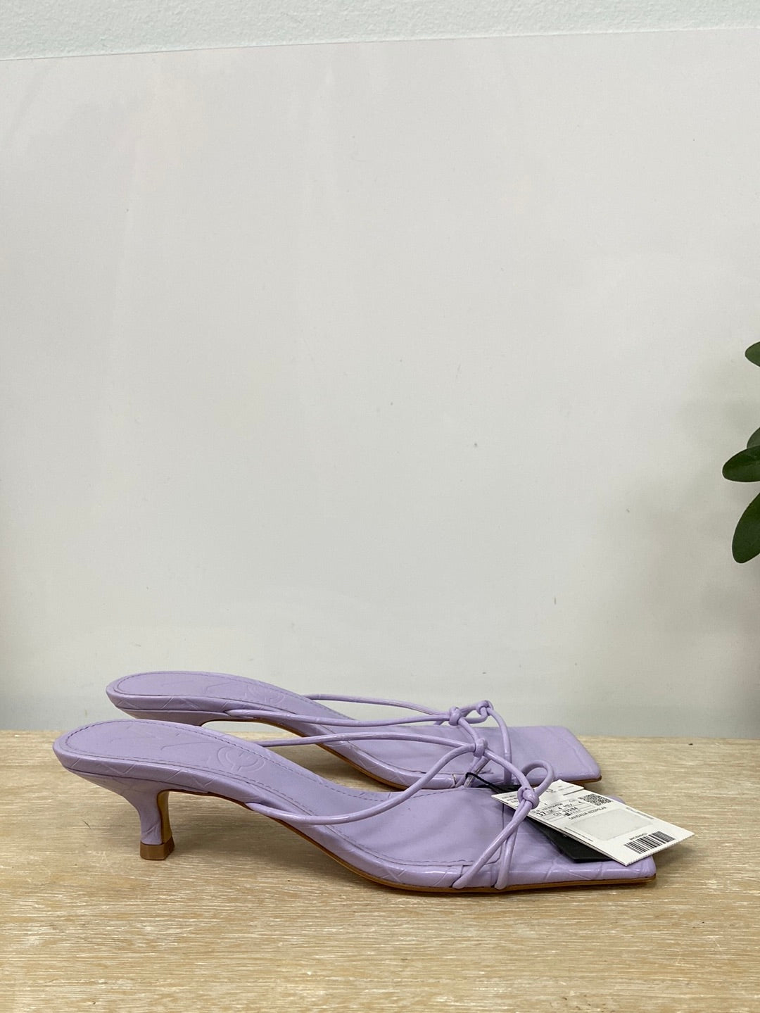 MANGO.Sandalias lila T.37