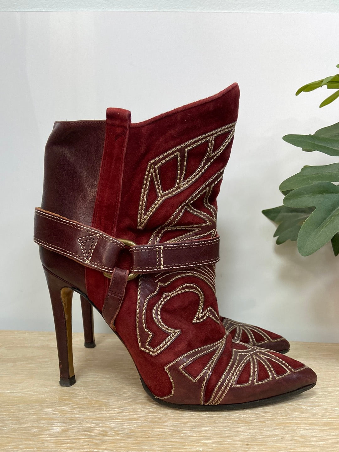 ISABEL MARANT.Botas burdeos bordadas T.39
