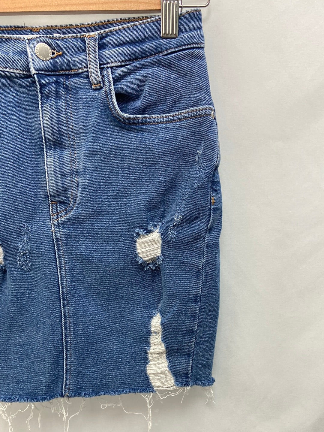 PULL&BEAR.Falda corta vaquera  T.s