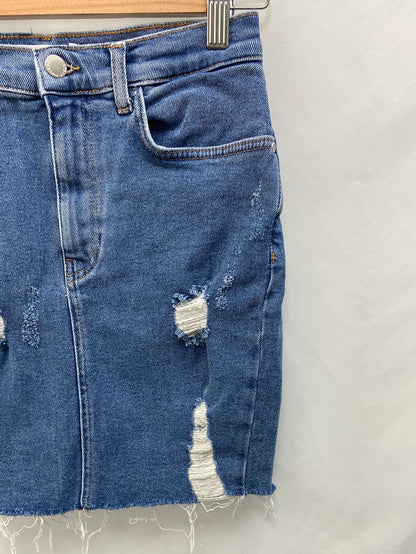 PULL&BEAR.Falda corta vaquera  T.s