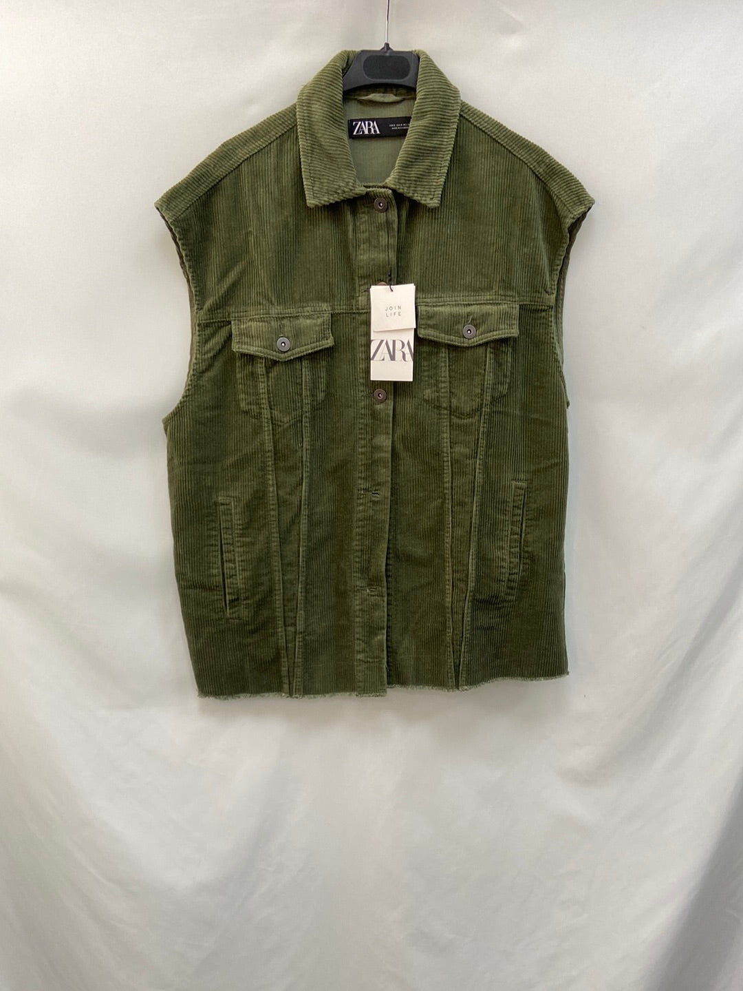 ZARA. Oversized green corduroy vest TS