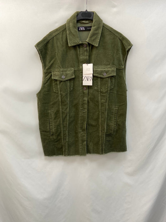 ZARA. Oversized green corduroy vest TS