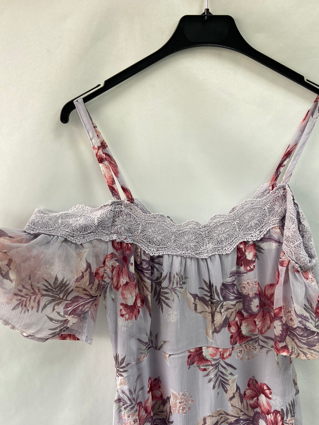 NEW LOOK.Vestido midi Flores hombros T.38