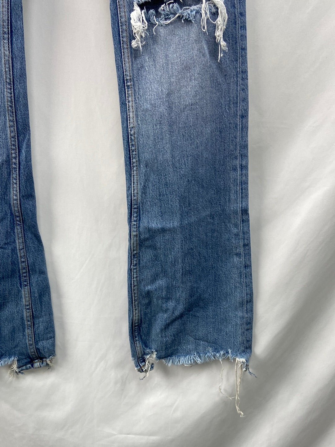 ZARA.Pantalones vaqueros acampanados T.36