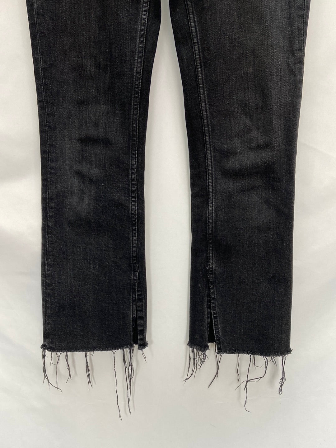 ZARA.Pantalones negros aberturas T.34