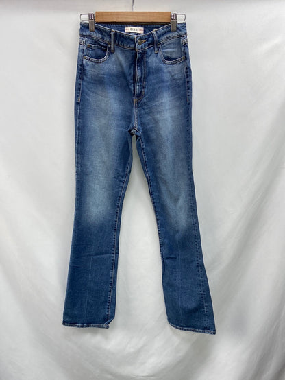 GUESS.Vaqueros modelo "sky high boot" T.s