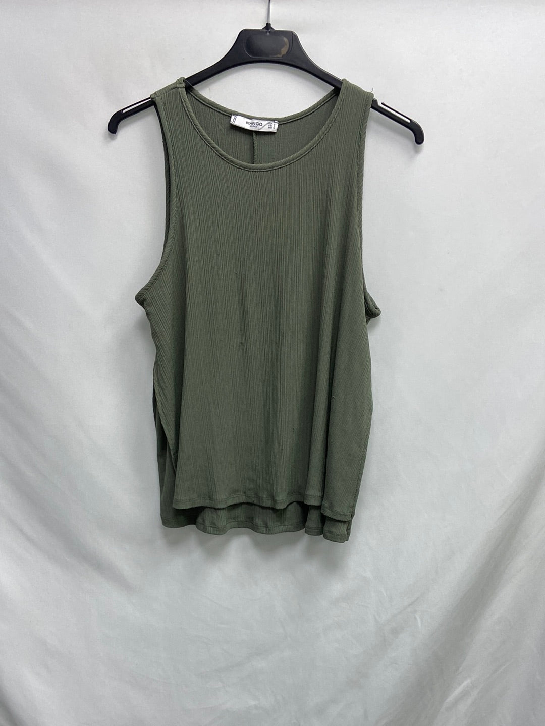 MANGO. Top verde canalé T.m